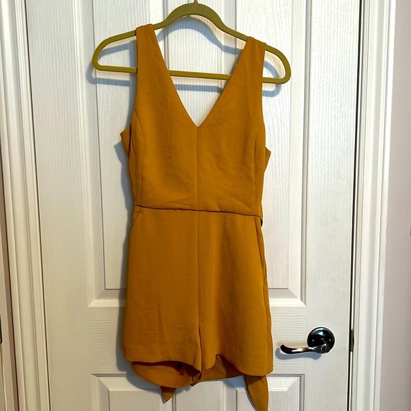 Aritzia Wilfred romper size 4 mustard - Picture 1 of 4
